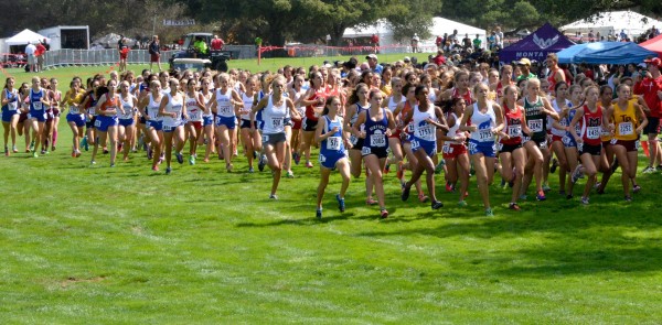 Rylee Bowen in Center of lead pack in Girls seeded race at Race Start
